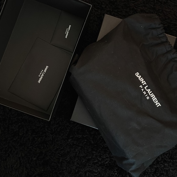 ‼️ SOLD ‼️YSL Sunset Crocodile Leather Crossbody Bag - Picture 2 of 16